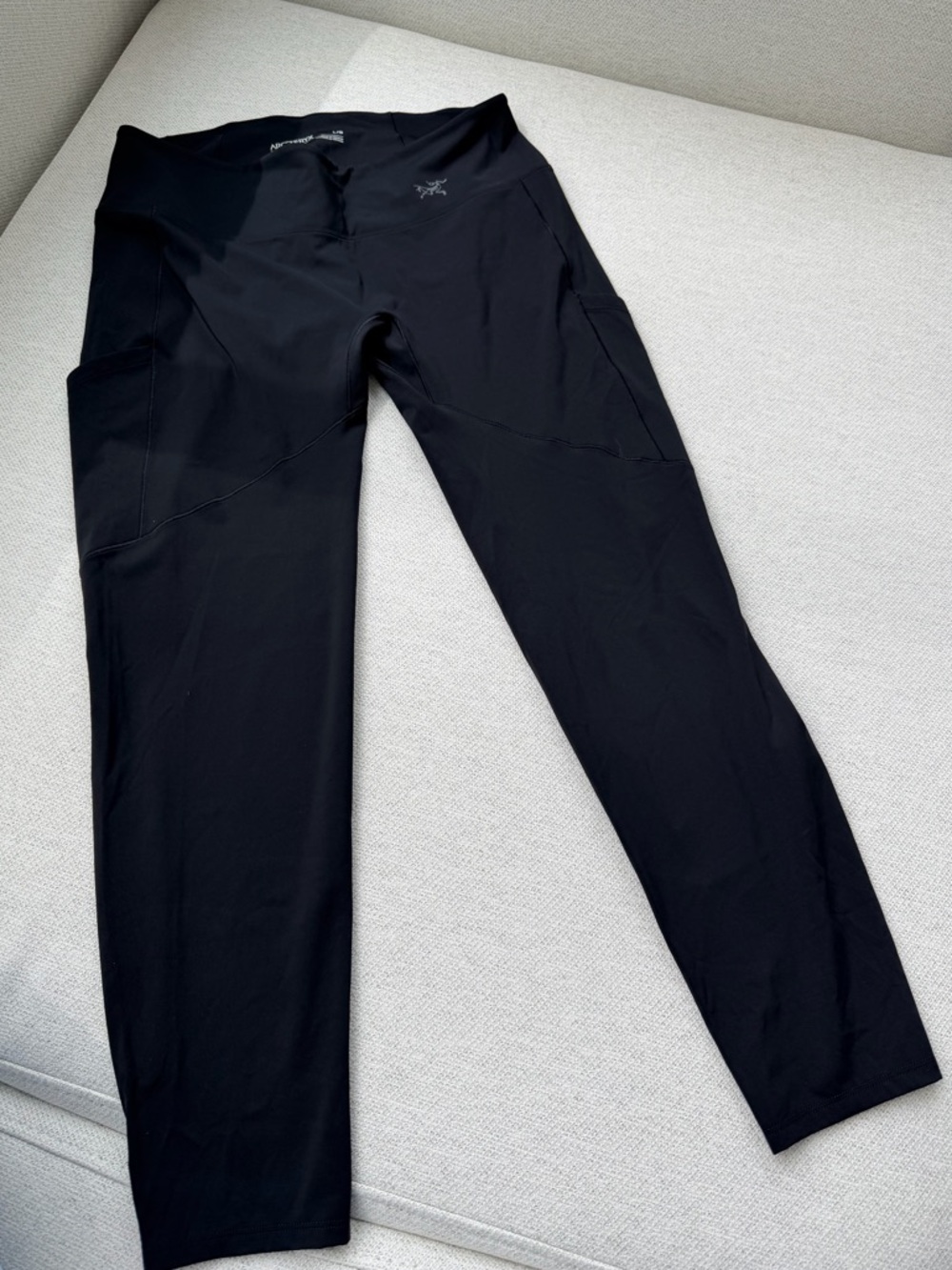 Arc’teryx Black Athletic Leggings Women’s Size L Stretch Performance